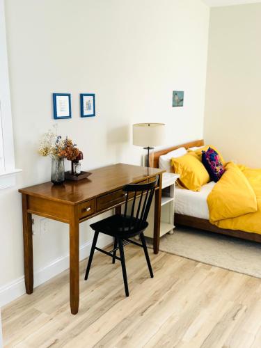 Designer cozy 1 private bedroom w full bath & yard 20 min to nyc in Harrison (NJ) Designer cozy 1 private bedroom w full bath & yard 20 min to nyc in Harrison (NJ)