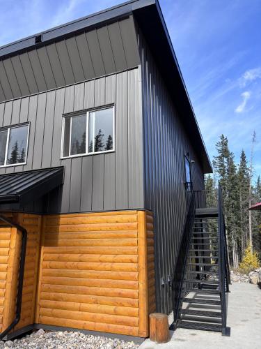 入口, Jasper East Hostel - Near Jasper National Park East Gate Entrance in 欣頓(AB) 入口, Jasper East Hostel - Near Jasper National Park East Gate Entrance in 欣頓(AB)