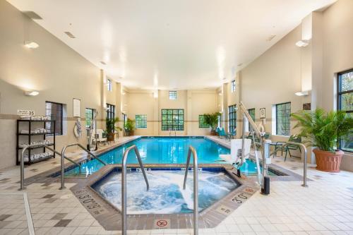 泳池, Staybridge Suites Chesapeake-Virginia Beach By IHG in 切薩皮克 (VA) 泳池, Staybridge Suites Chesapeake-Virginia Beach By IHG in 切薩皮克 (VA)