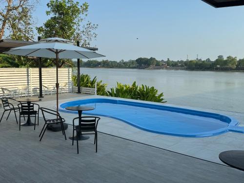 Home by the bridge Hotel in Kamphaeng Phet Home by the bridge Hotel in Kamphaeng Phet