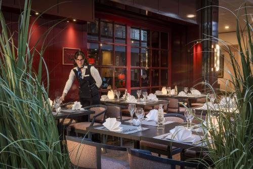ห้องอาหาร, โรงแรมมาริทิม มัคเดเบิร์ก (Maritim Hotel Magdeburg) in แมกเดบวร์ก ห้องอาหาร, โรงแรมมาริทิม มัคเดเบิร์ก (Maritim Hotel Magdeburg) in แมกเดบวร์ก