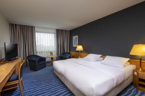 โรงแรมมาริทิม มัคเดเบิร์ก (Maritim Hotel Magdeburg) in แมกเดบวร์ก โรงแรมมาริทิม มัคเดเบิร์ก (Maritim Hotel Magdeburg) in แมกเดบวร์ก