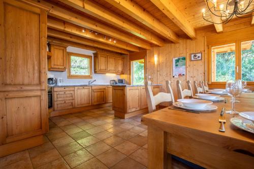 Kitchen, Tschoueilles 014 MOUNTAIN & VIEW - chalet 12 pers in Clebes Kitchen, Tschoueilles 014 MOUNTAIN & VIEW - chalet 12 pers in Clebes