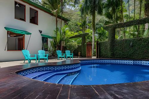 Piscine, The Jungle Inn in Dominical Piscine, The Jungle Inn in Dominical