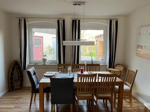 المرافق, Eiderperle in Lunden المرافق, Eiderperle in Lunden