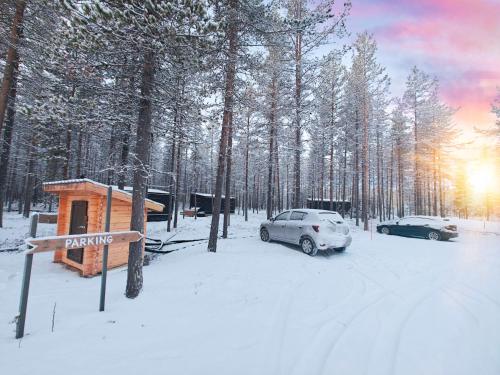 Exterior view, Lapland Riverside Cabin MUSTIKKA, Yllas, Tiny Home with Sauna, Fireplace, Terrace, BBQ, Wifi, Ski, F in Kuertunturi Exterior view, Lapland Riverside Cabin MUSTIKKA, Yllas, Tiny Home with Sauna, Fireplace, Terrace, BBQ, Wifi, Ski, F in Kuertunturi