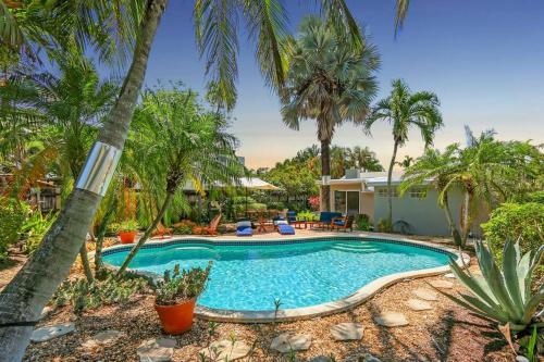 Ventur Escapade - Heated Pool, Private Guest House