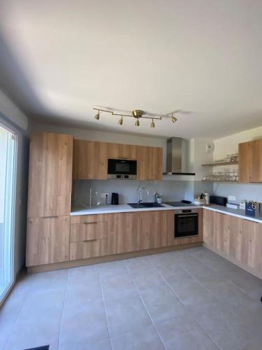 VILLA VUE LAC -3 chambres jardin-proche du lac et du Centre-ville , 2 places parking in Mouxy VILLA VUE LAC -3 chambres jardin-proche du lac et du Centre-ville , 2 places parking in Mouxy