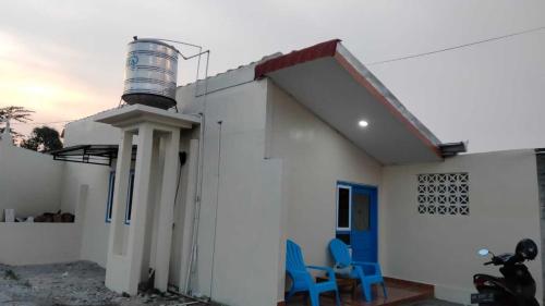 Balcony/terrace, Homestay Syariah Bantul near Kasongan Travel Village Balcony/terrace, Homestay Syariah Bantul near Kasongan Travel Village