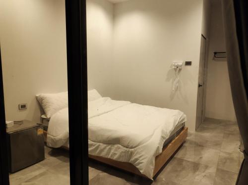 De'La Moon in Kachet De'La Moon in Kachet