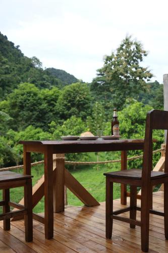 阳台/露台, MIMOSA INN Nong Khiaw in 琅多 阳台/露台, MIMOSA INN Nong Khiaw in 琅多