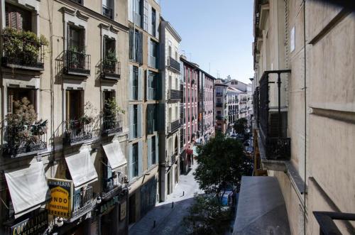 Personalized and modern- 2 Bd 1Bth- Opera