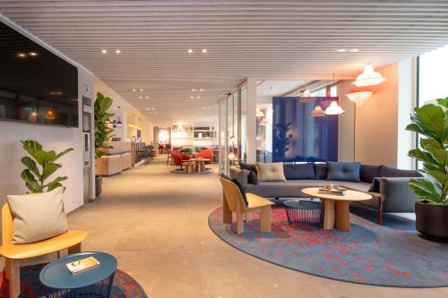Vestíbulo, Holiday Inn Express & Suites Gent By IHG in Suburbs Vestíbulo, Holiday Inn Express & Suites Gent By IHG in Suburbs