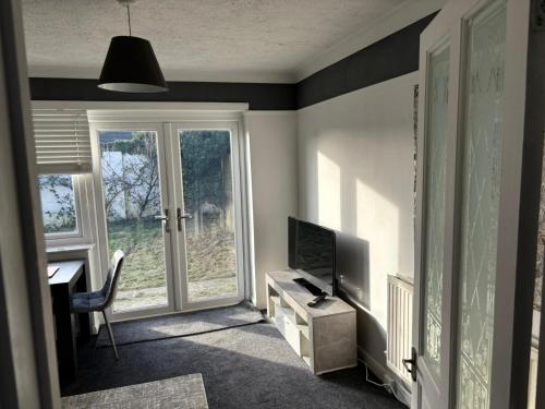 시설, Downsview House- Spacious & Cozy 3BR close to Seaside, University & near AMEX Stadium in 우딩딘 시설, Downsview House- Spacious & Cozy 3BR close to Seaside, University & near AMEX Stadium in 우딩딘