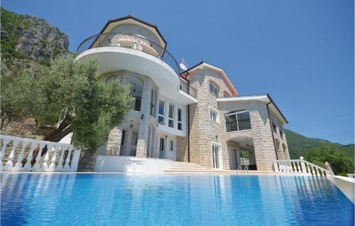 Uszoda, Awesome Home In Herceg Novi With Wifi in Herceg Novi Uszoda, Awesome Home In Herceg Novi With Wifi in Herceg Novi
