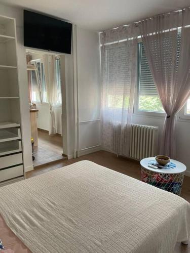 Charming Studio Retreat in the Heart of Zagreb in ซาวิกา Charming Studio Retreat in the Heart of Zagreb in ซาวิกา