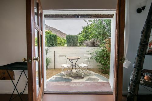 在meiguo.com看到的Korakia Pensione的介绍图片