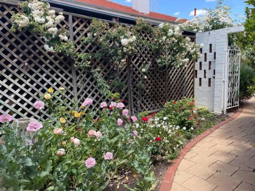 The Merredin Treasury Cottage in Merredin The Merredin Treasury Cottage in Merredin