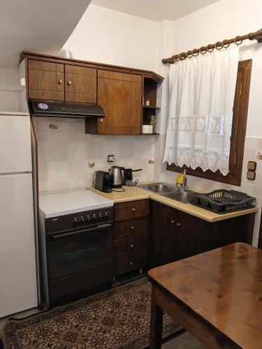 Konyha, Αρχοντικό (Αρχοντικο) in Megalo Chorio Konyha, Αρχοντικό (Αρχοντικο) in Megalo Chorio