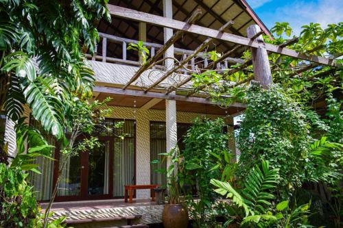 balkon/terras, The Mangrove Hideaway Koh Chang in Salak Phet Bay balkon/terras, The Mangrove Hideaway Koh Chang in Salak Phet Bay