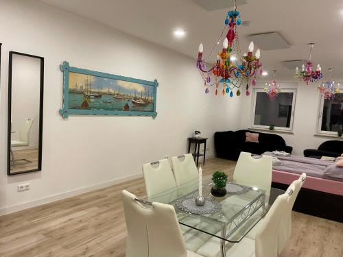 NEU Sweetroom großes Apartment Goldstadt Pforzheim in Pforzheim NEU Sweetroom großes Apartment Goldstadt Pforzheim in Pforzheim