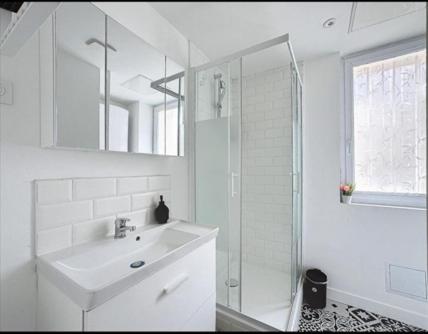 Maison 14 pers 8 chambres 40min Paris, Orly 20min, Disneyland 40min in Saint-Pierre-du-Perray Maison 14 pers 8 chambres 40min Paris, Orly 20min, Disneyland 40min in Saint-Pierre-du-Perray