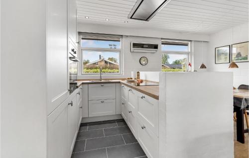 Kitchen, Gorgeous Home In Sydals With Wifi in Sydals Kitchen, Gorgeous Home In Sydals With Wifi in Sydals