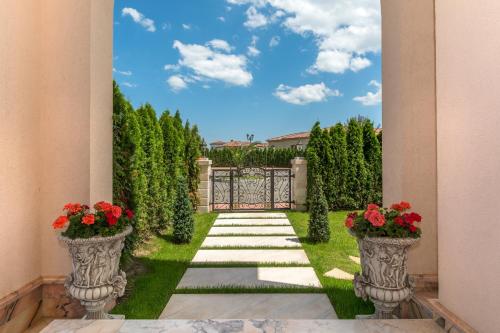 This photo about Eden Park Luxury Villas shared on HyHotel.com