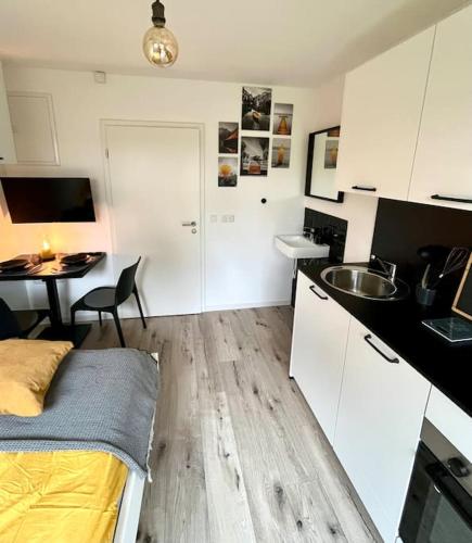 Greenroom Apartment in Linden Greenroom Apartment in Linden
