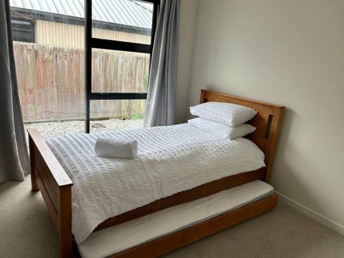 New three bedroom family stay near the University