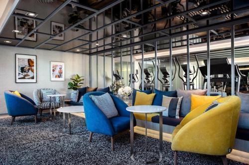 Fully Furnished Apartment Close to MRT Pool n Gym