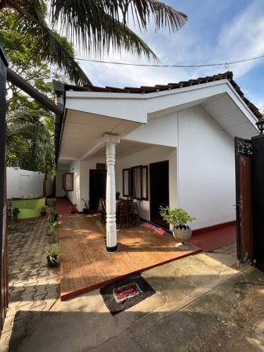 Uvindu Villa