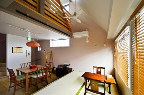 Retro-modern furniture with Tatami bed Small house 50m2 Osaka