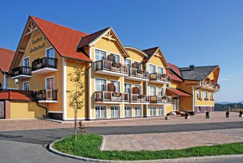 Erkély/terasz, Gasthof Großschedl zum Kramerwirt in Kainbach Bei Graz Erkély/terasz, Gasthof Großschedl zum Kramerwirt in Kainbach Bei Graz
