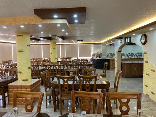 Εστιατόριο, Sunset Hotel in Πέτρα Εστιατόριο, Sunset Hotel in Πέτρα