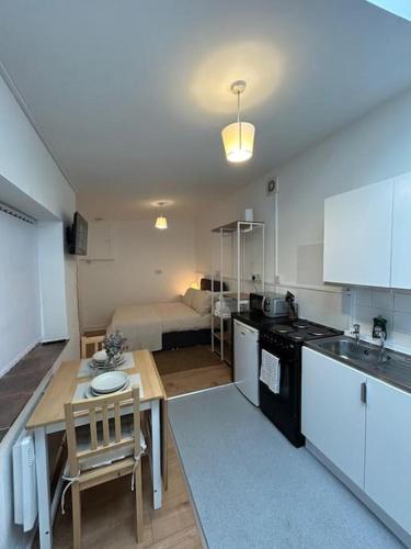 Cosy Gem in Cardiff near Roath Park Cosy Gem in Cardiff near Roath Park