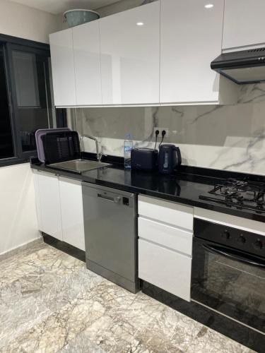 Kitchen, Appartement neuf luxe OLM a Rabat in Souissi Kitchen, Appartement neuf luxe OLM a Rabat in Souissi