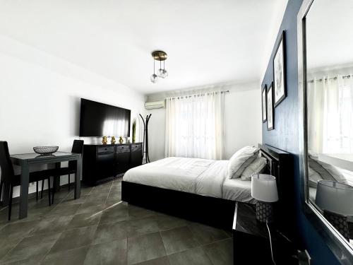 Studio vue mer terrasse à 1min des plages