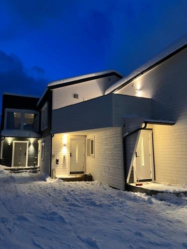 Moderne liten leilighet på toppen av Tromsøyen