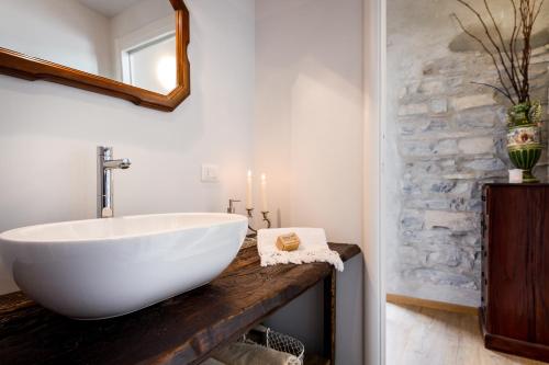 Bagno, Le Casette Apartments - byMyHomeinComo in Blevio Bagno, Le Casette Apartments - byMyHomeinComo in Blevio
