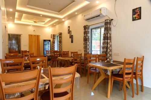 Banquet hall, Bonobitaan Hotel & Restaurant in Daronda Banquet hall, Bonobitaan Hotel & Restaurant in Daronda