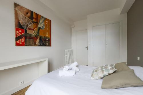 Bright apartment overlooking the Canal du Midi