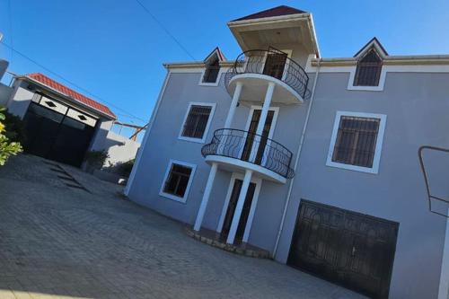 Nardaranda 3 Mərtəbəli Villa