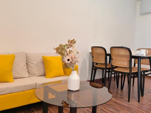 Near Airport K Avenue Family Room in โกตากินะบะลู Near Airport K Avenue Family Room in โกตากินะบะลู