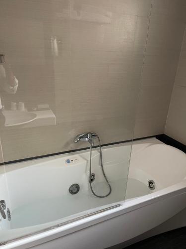 Facilities, Grande Albergo Alfeo in Syracuse Facilities, Grande Albergo Alfeo in Syracuse