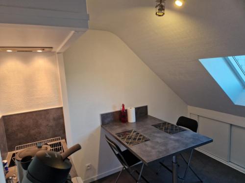 Konyha, Glaz - appart-sympa - T1 bis en plein centre de Plœmeur near Lorient repülőtér Konyha, Glaz - appart-sympa - T1 bis en plein centre de Plœmeur near Lorient repülőtér