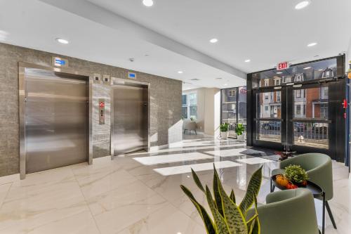 Előcsarnok, 4211 Suites near Régészeti és Antropológiai Egyetemi Múzeum Előcsarnok, 4211 Suites near Régészeti és Antropológiai Egyetemi Múzeum