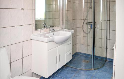 Bathroom, Three-Bedroom Holiday Home In Romo in Bolilmark Bathroom, Three-Bedroom Holiday Home In Romo in Bolilmark