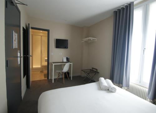 This photo about Acropolis Hotel Paris Boulogne shared on HyHotel.com