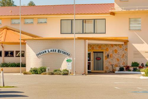 4 Mi to Golf Quiet Lake Wales Retreat in Frostproof 4 Mi to Golf Quiet Lake Wales Retreat in Frostproof